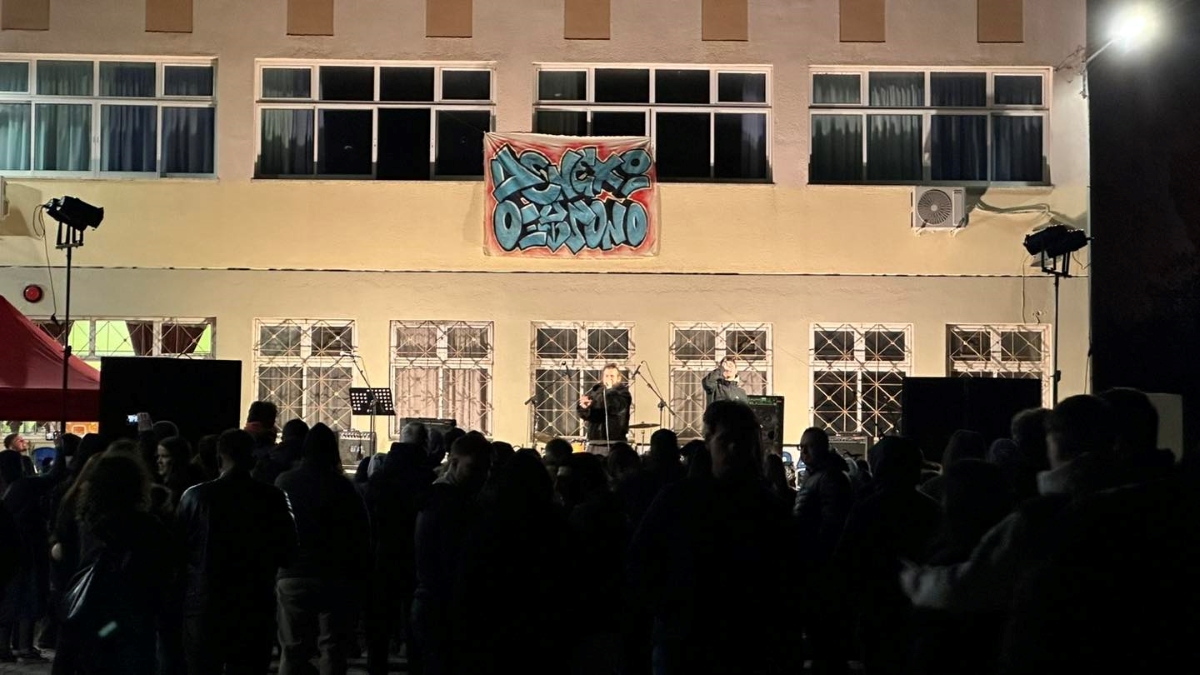 &Tau;&Rho;&Iota;&Alpha; &Chi;&Rho;&Omicron;&Nu;&Iota;&Alpha; &Chi;&Omega;&Rho;&Iota;&Sigma; &Delta;&Iota;&Kappa;&Alpha;&Iota;&Omicron;&Sigma;&Upsilon;&Nu;&Eta; - &Sigma;&Tau;&Iota;&Gamma;&Mu;&Iota;&Omicron;&Tau;&Upsilon;&Pi;&Alpha; &Alpha;&Pi;&Omicron; &Tau;&Eta; &Sigma;&Upsilon;&Nu;&Alpha;&Upsilon;&Lambda;&Iota;&Alpha; &Tau;&Omicron;&Upsilon; 3&omicron;&upsilon; &Gamma;&Epsilon;&Lambda; &Kappa;&Epsilon;&Rho;&Alpha;&Tau;&Sigma;&Iota;&Nu;&Iota;&Omicron;&Upsilon; &Gamma;&Iota;&Alpha; &Tau;&Alpha; &Tau;&Epsilon;&Mu;&Pi;&Eta; 